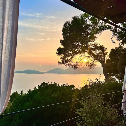 GITE FUORI PORTA in Liguria: Tramonti mozzafiato, poesia e cultura, trekking per tutti!